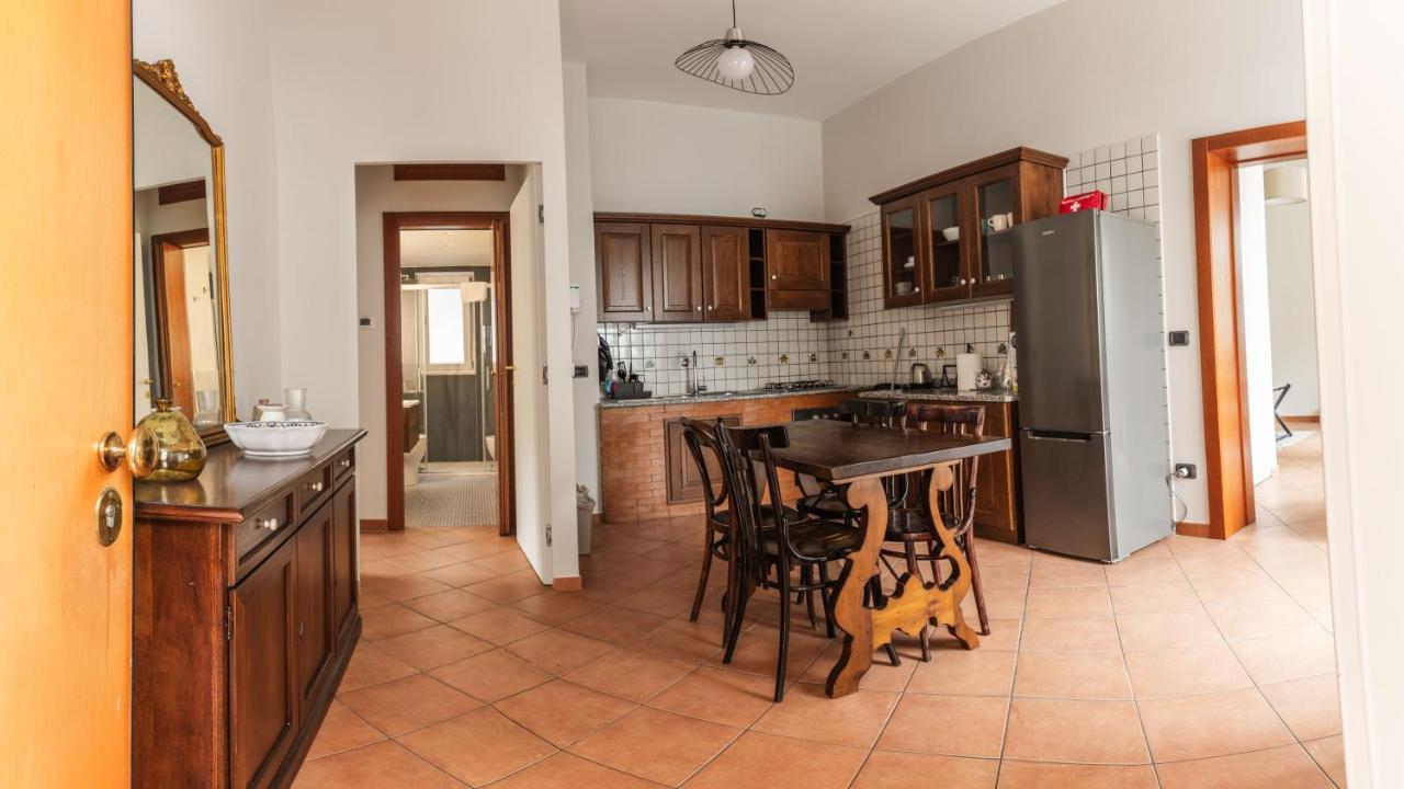 Hippocratica Apartment Salerno Bagian luar foto